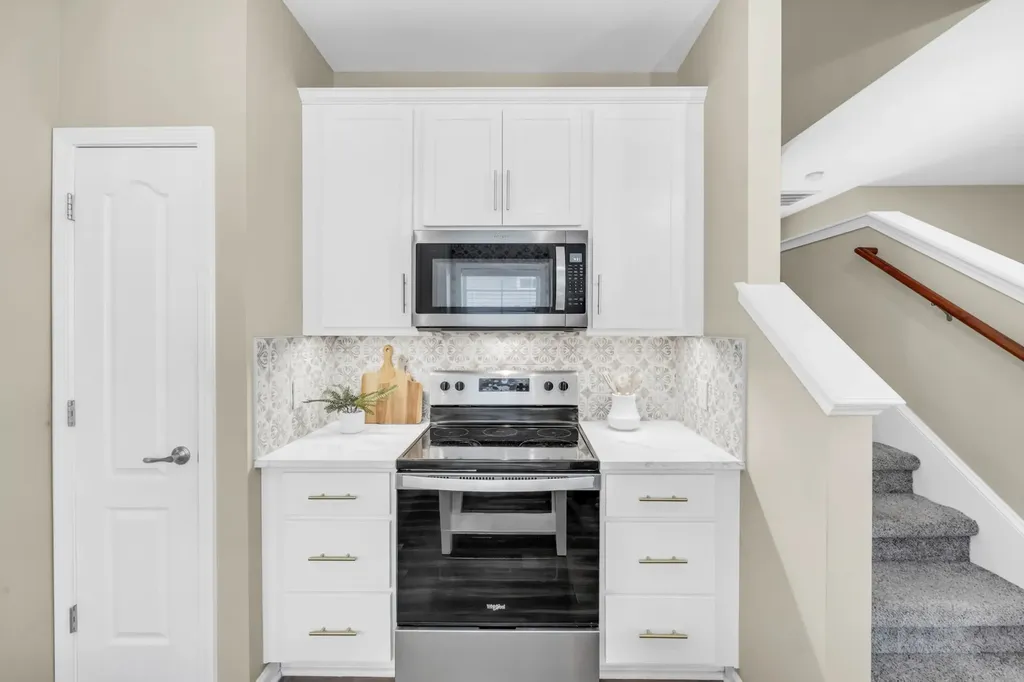 184 Whitman Alley Clarksville TN 37043