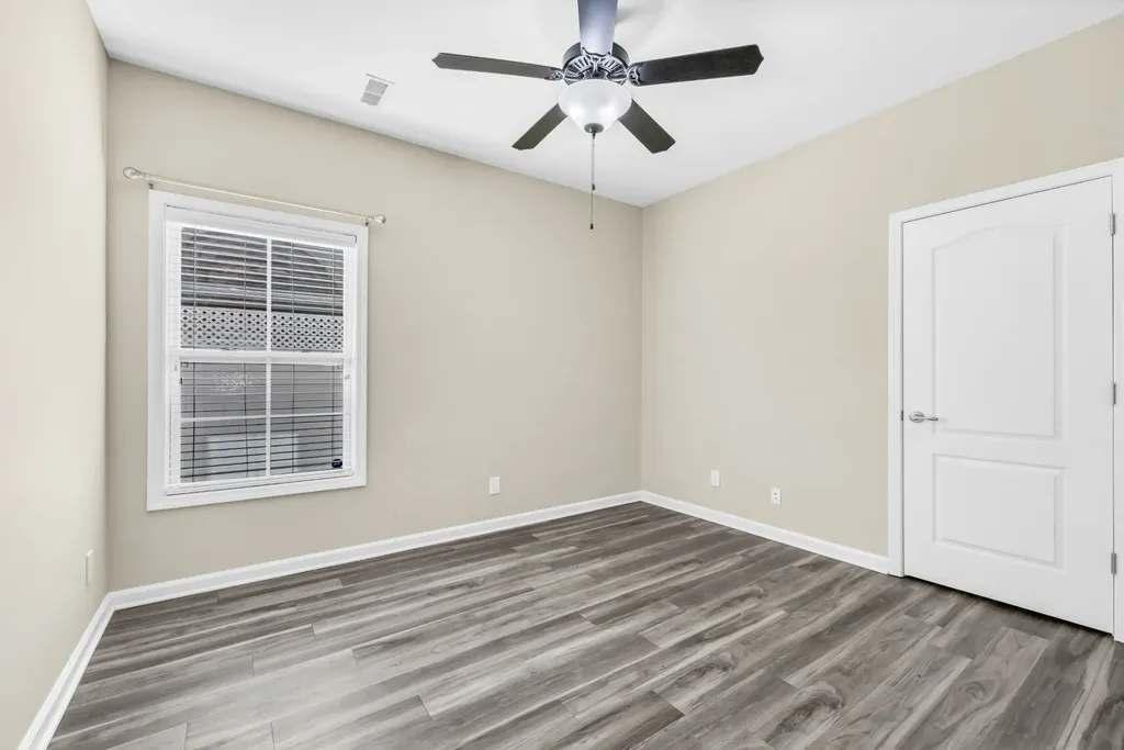 184 Whitman Alley Clarksville TN 37043