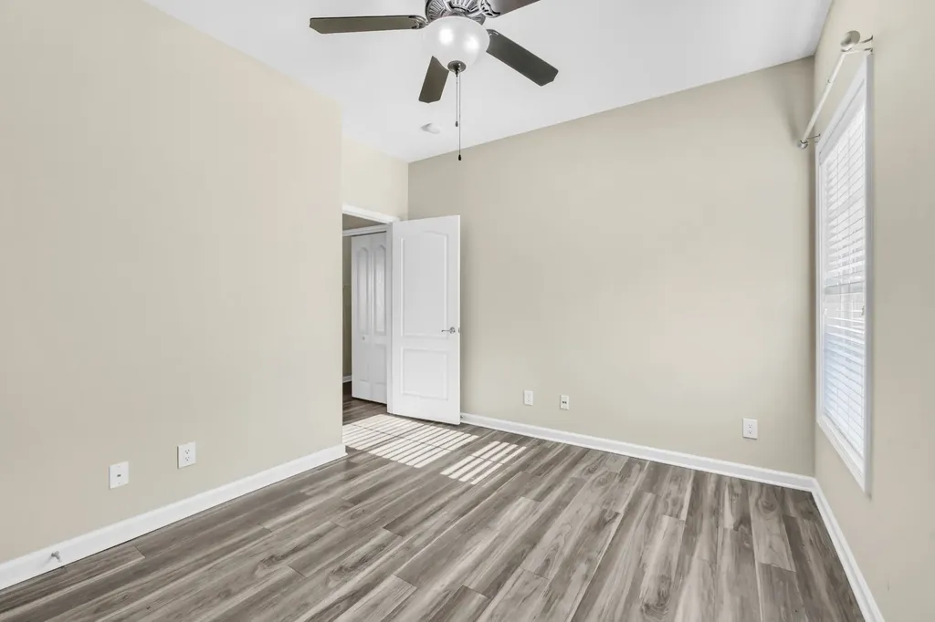184 Whitman Alley Clarksville TN 37043