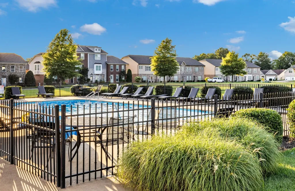 184 Whitman Alley Clarksville TN 37043