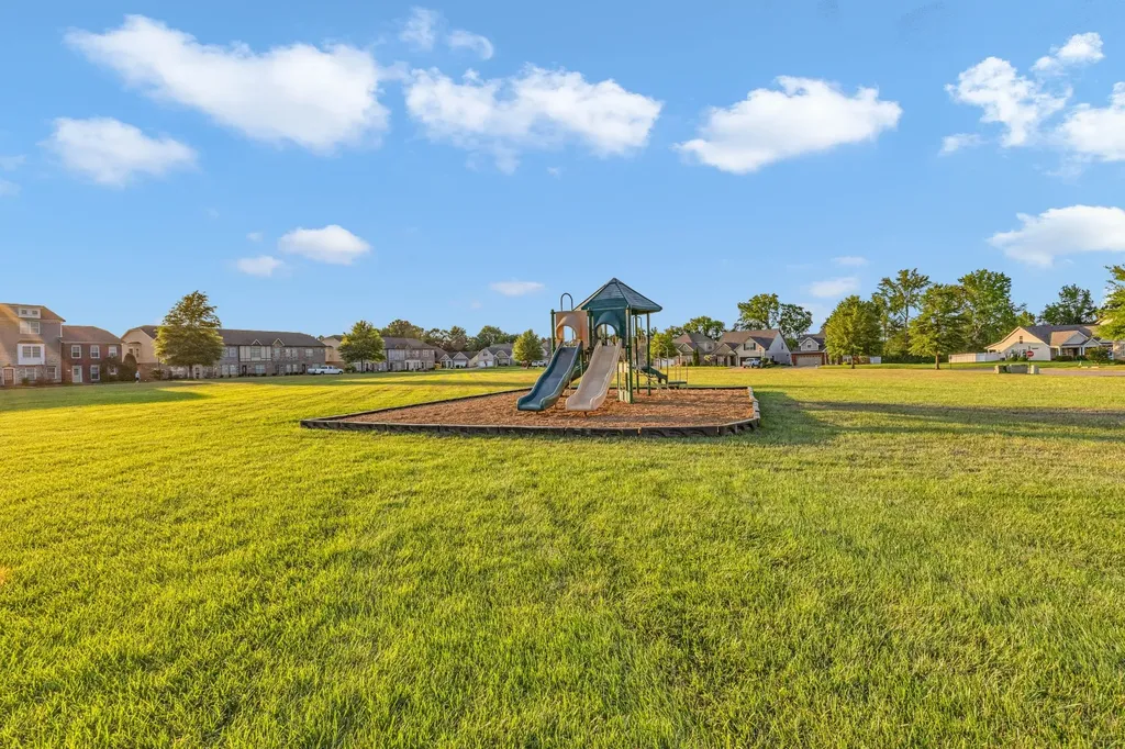184 Whitman Alley Clarksville TN 37043