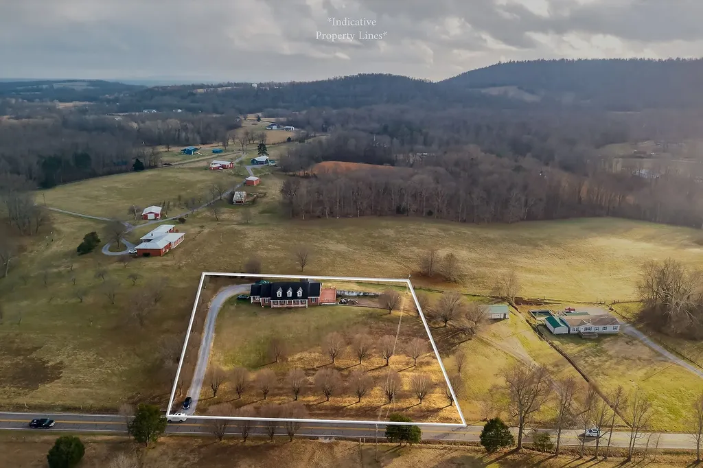 9334 Short Mountain Road Smithville TN 37166