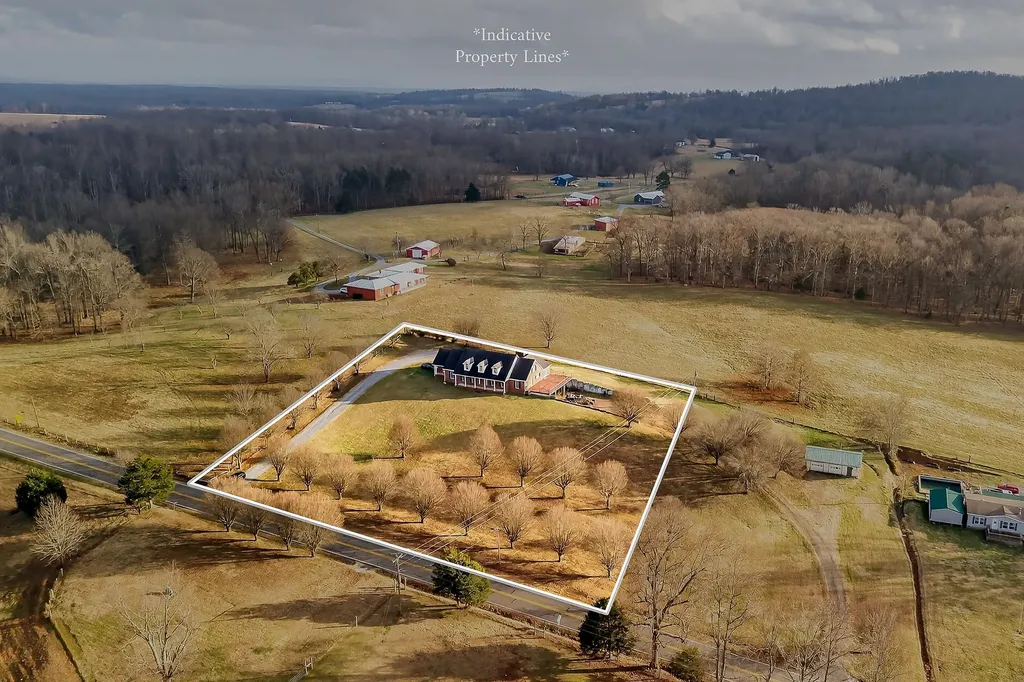 9334 Short Mountain Road Smithville TN 37166