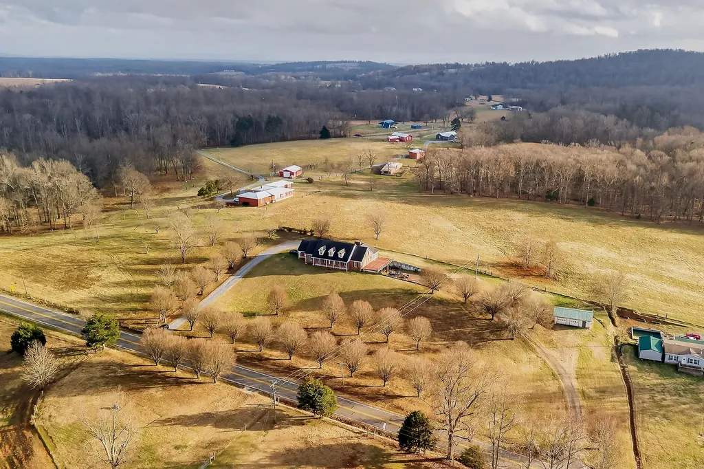 9334 Short Mountain Road Smithville TN 37166