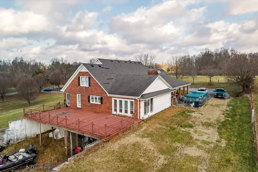 9334 Short Mountain Road Smithville TN 37166