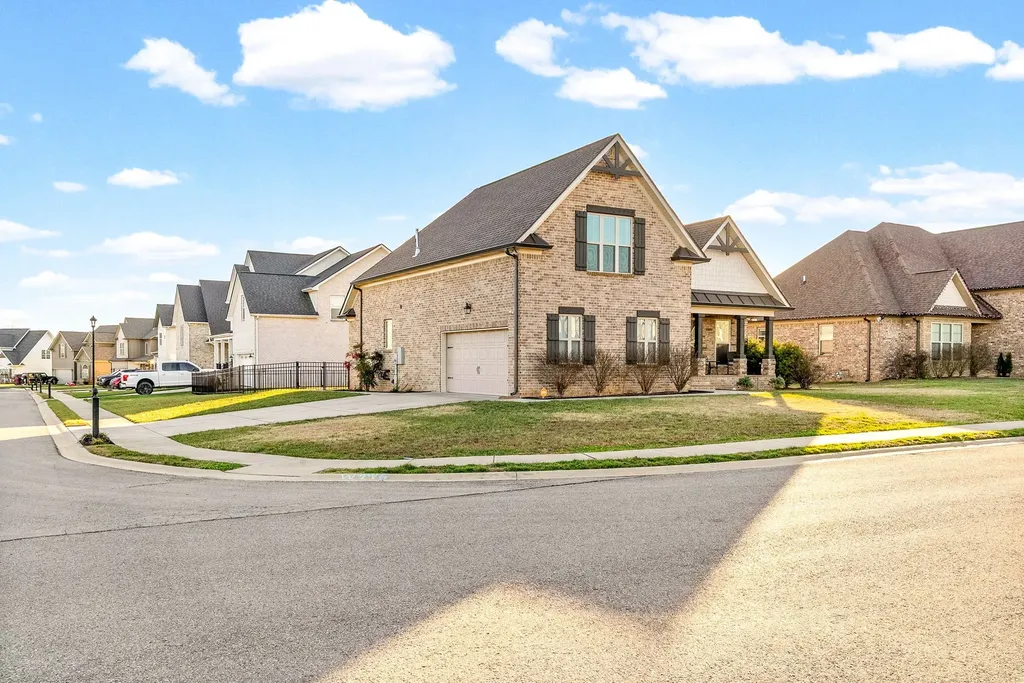 352 Lowline Drive Clarksville TN 37043