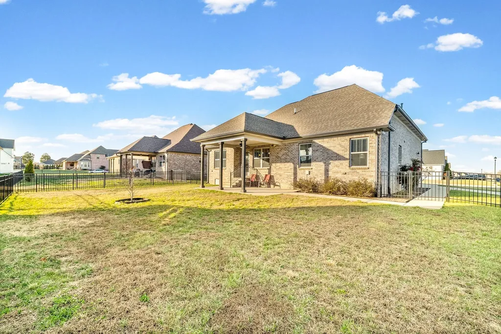 352 Lowline Drive Clarksville TN 37043