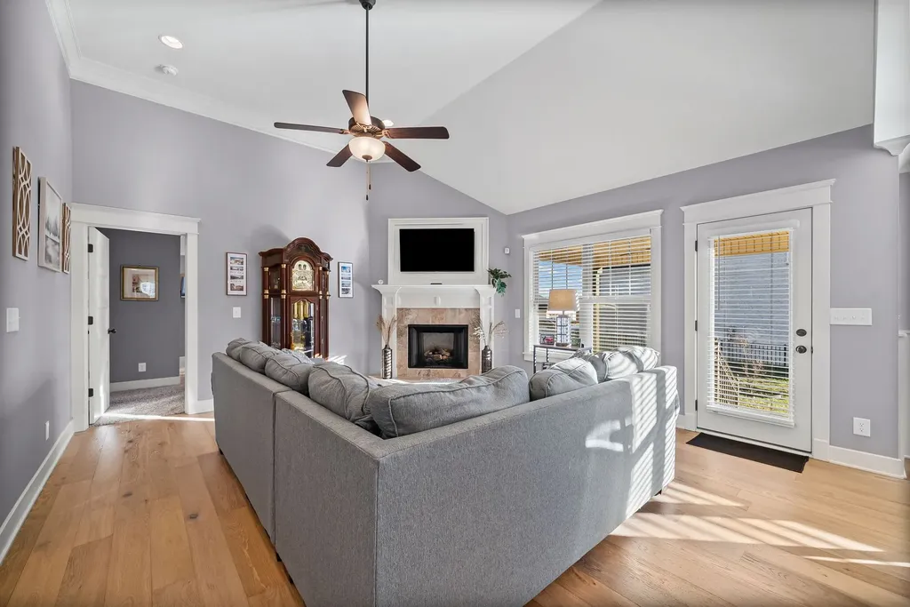 352 Lowline Drive Clarksville TN 37043