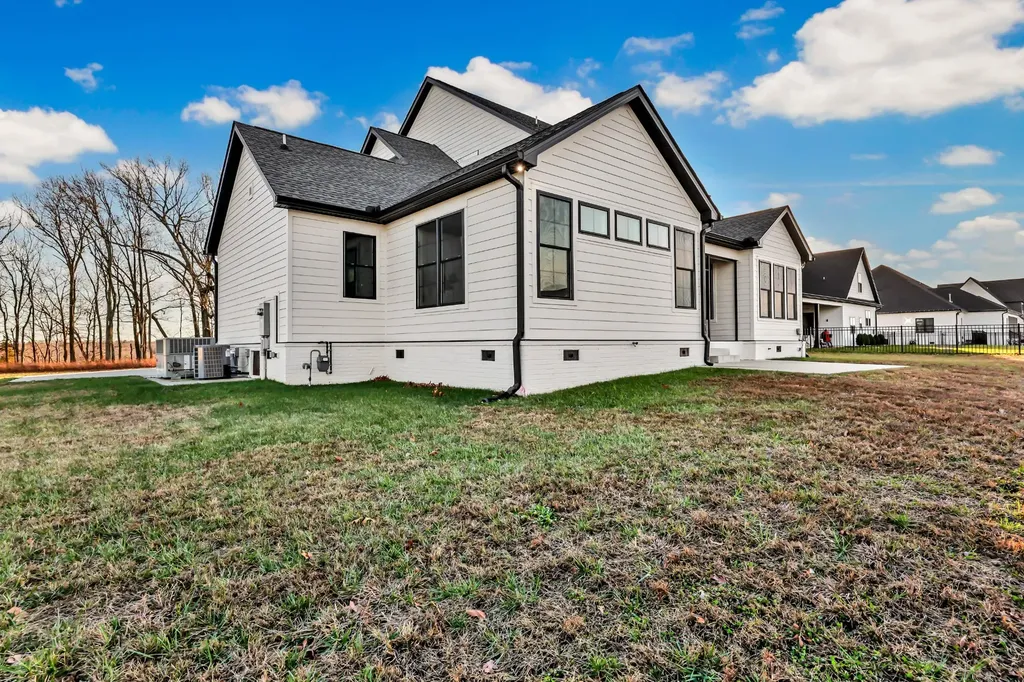 867 Shady Bluff Trail Clarksville TN 37043