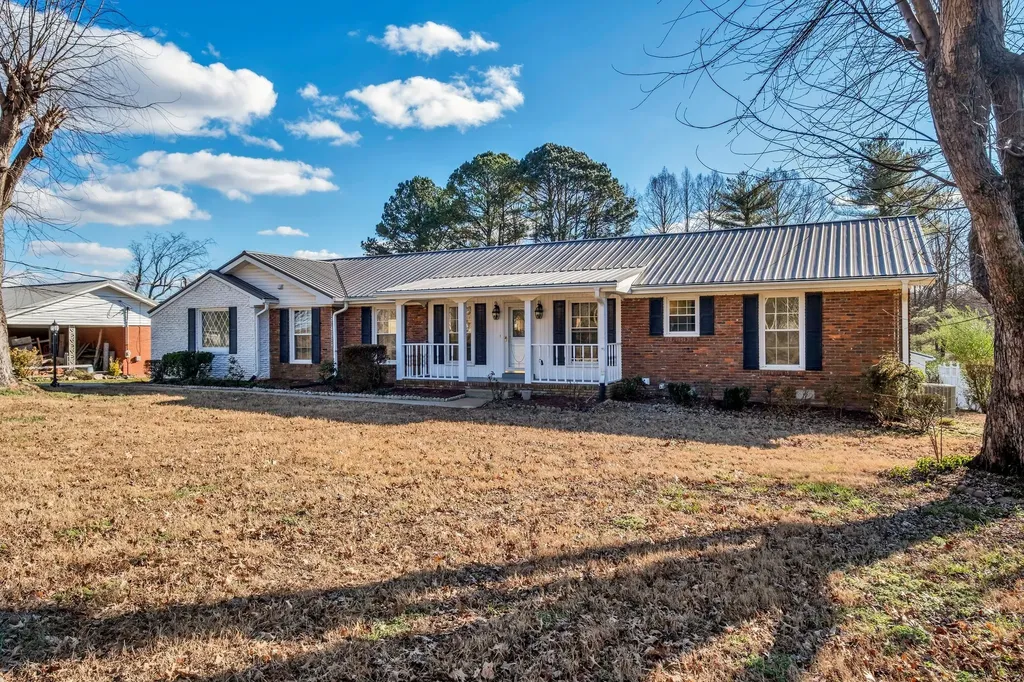 550 Drifting Cir, W Lebanon TN 37087