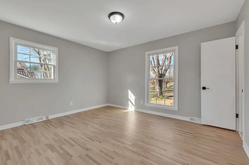 550 Drifting Cir, W Lebanon TN 37087