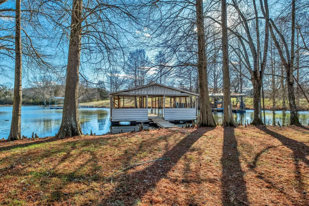 550 Drifting Cir, W Lebanon TN 37087