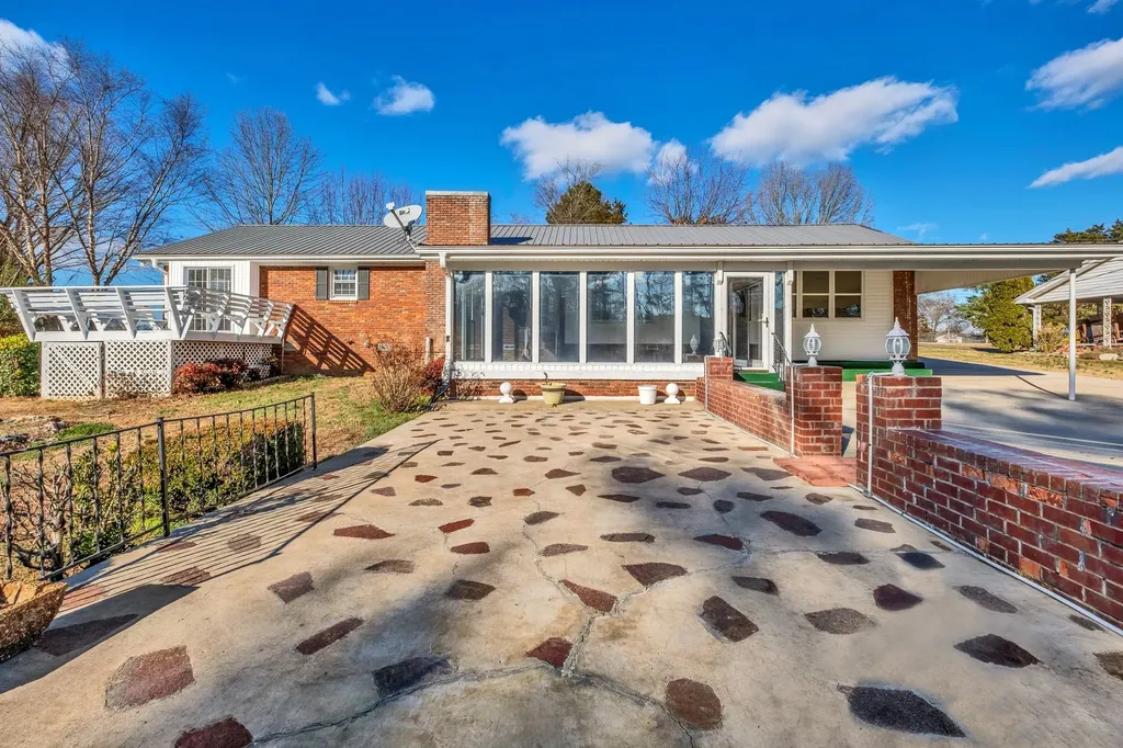 550 Drifting Cir, W Lebanon TN 37087