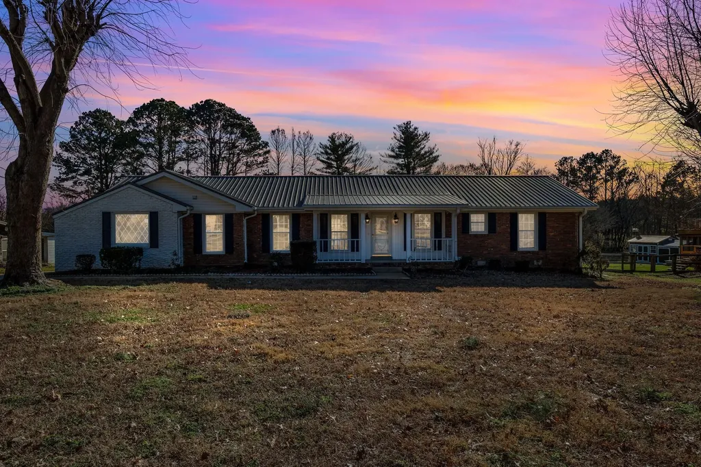 550 Drifting Cir, W Lebanon TN 37087