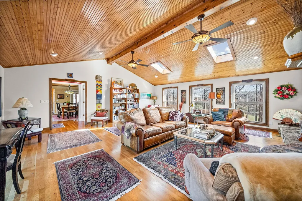 2419 Williams Hollow Road Mc Ewen TN 37101