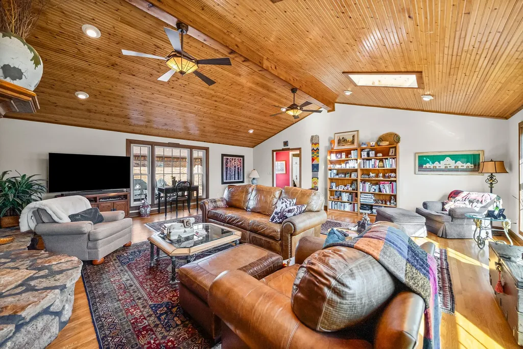 2419 Williams Hollow Road Mc Ewen TN 37101