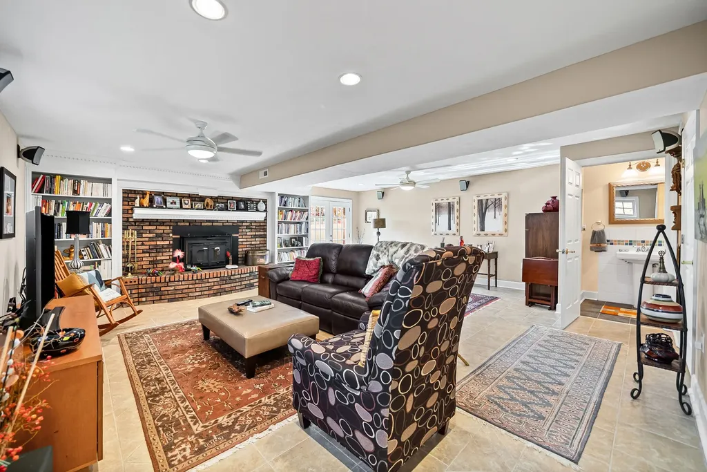 2419 Williams Hollow Road Mc Ewen TN 37101