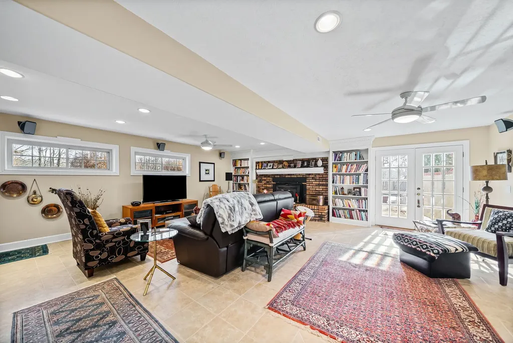 2419 Williams Hollow Road Mc Ewen TN 37101
