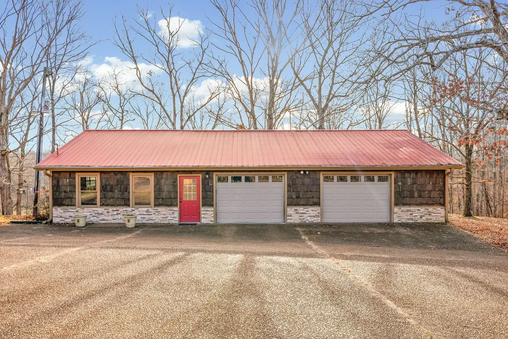 2419 Williams Hollow Road Mc Ewen TN 37101