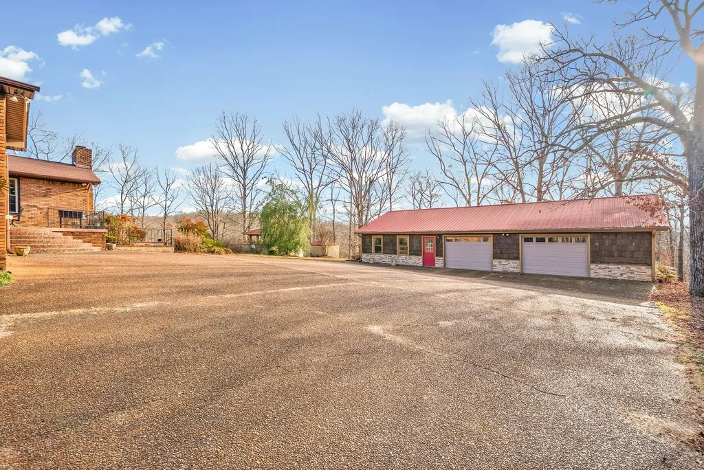 2419 Williams Hollow Road Mc Ewen TN 37101