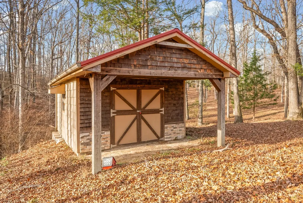 2419 Williams Hollow Road Mc Ewen TN 37101