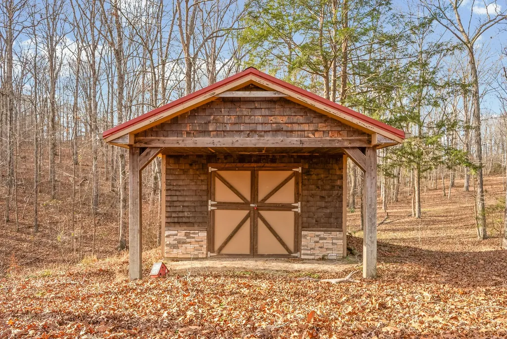 2419 Williams Hollow Road Mc Ewen TN 37101