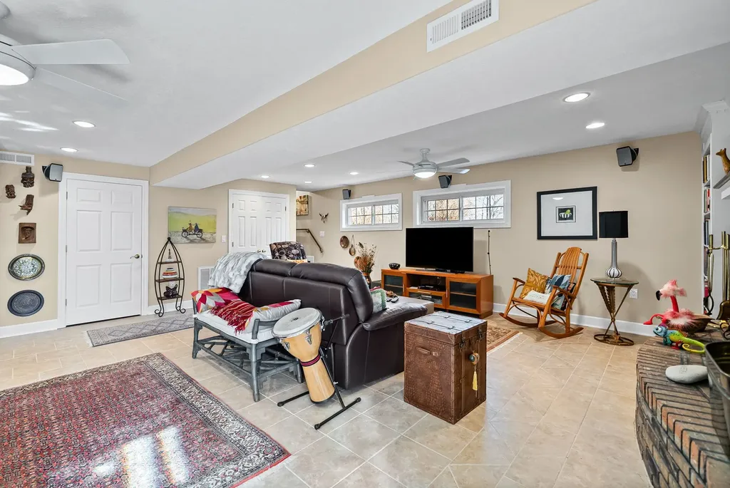 2419 Williams Hollow Road Mc Ewen TN 37101