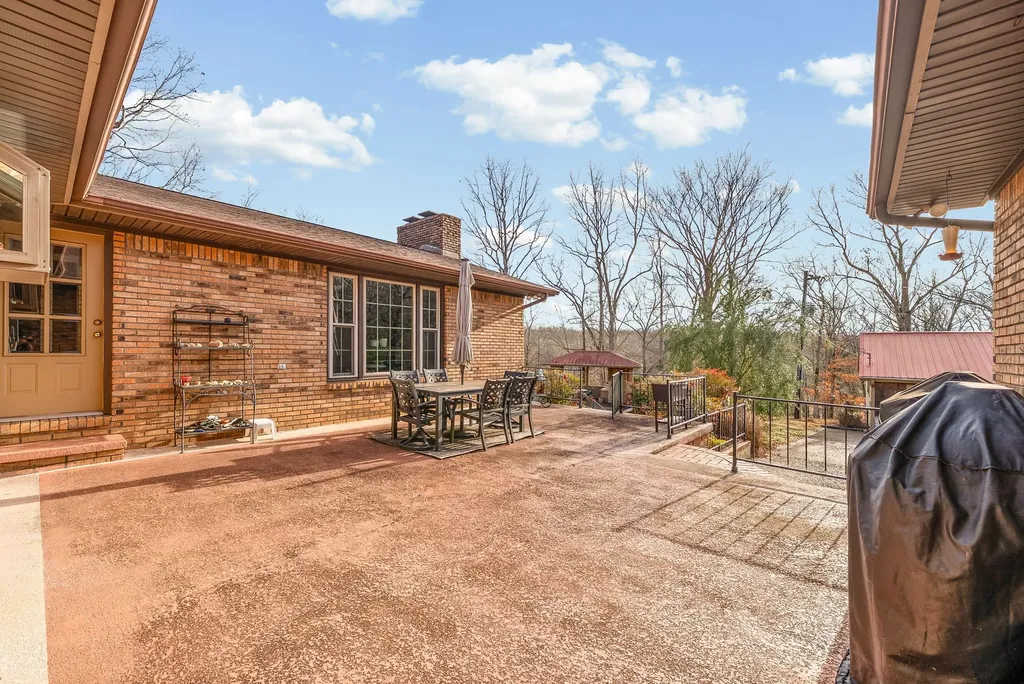 2419 Williams Hollow Road Mc Ewen TN 37101