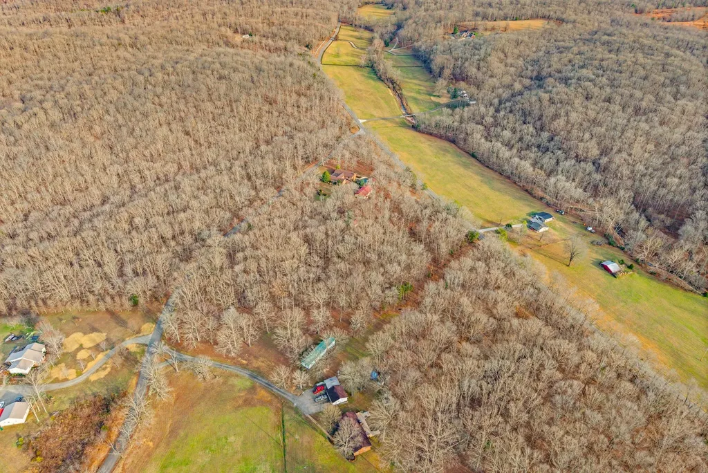 2419 Williams Hollow Road Mc Ewen TN 37101