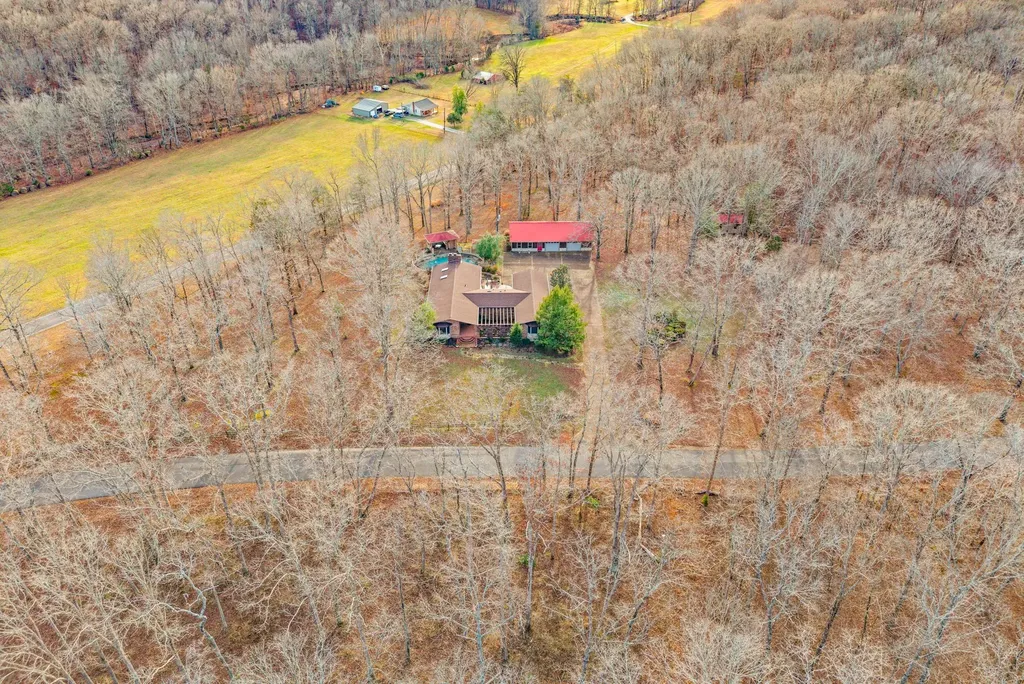 2419 Williams Hollow Road Mc Ewen TN 37101