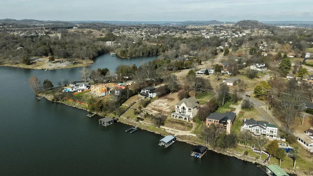 1203 Shoreside Drive Hendersonville TN 37075