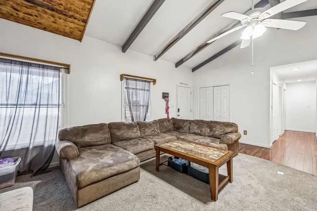 305 Oak Leaf Circle Winchester TN 37398