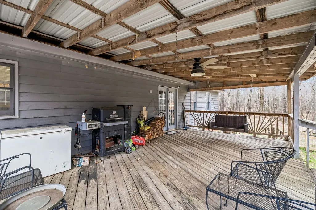 305 Oak Leaf Circle Winchester TN 37398