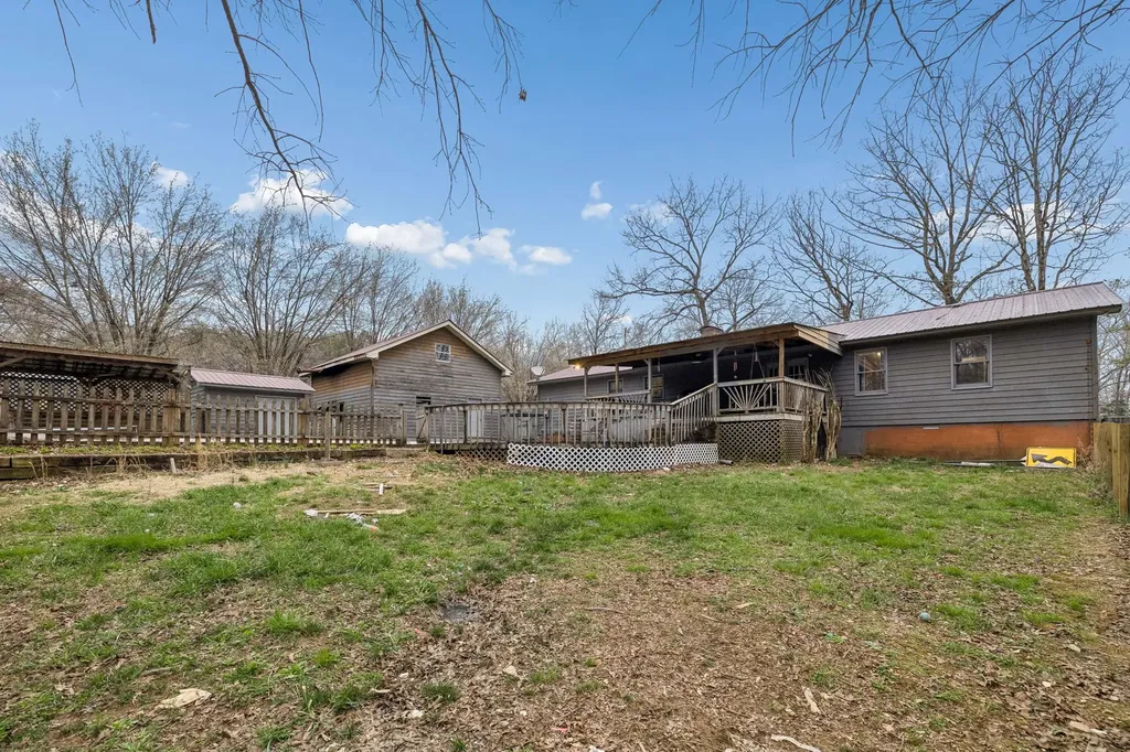 305 Oak Leaf Circle Winchester TN 37398