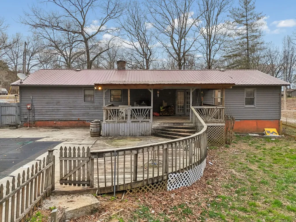 305 Oak Leaf Circle Winchester TN 37398
