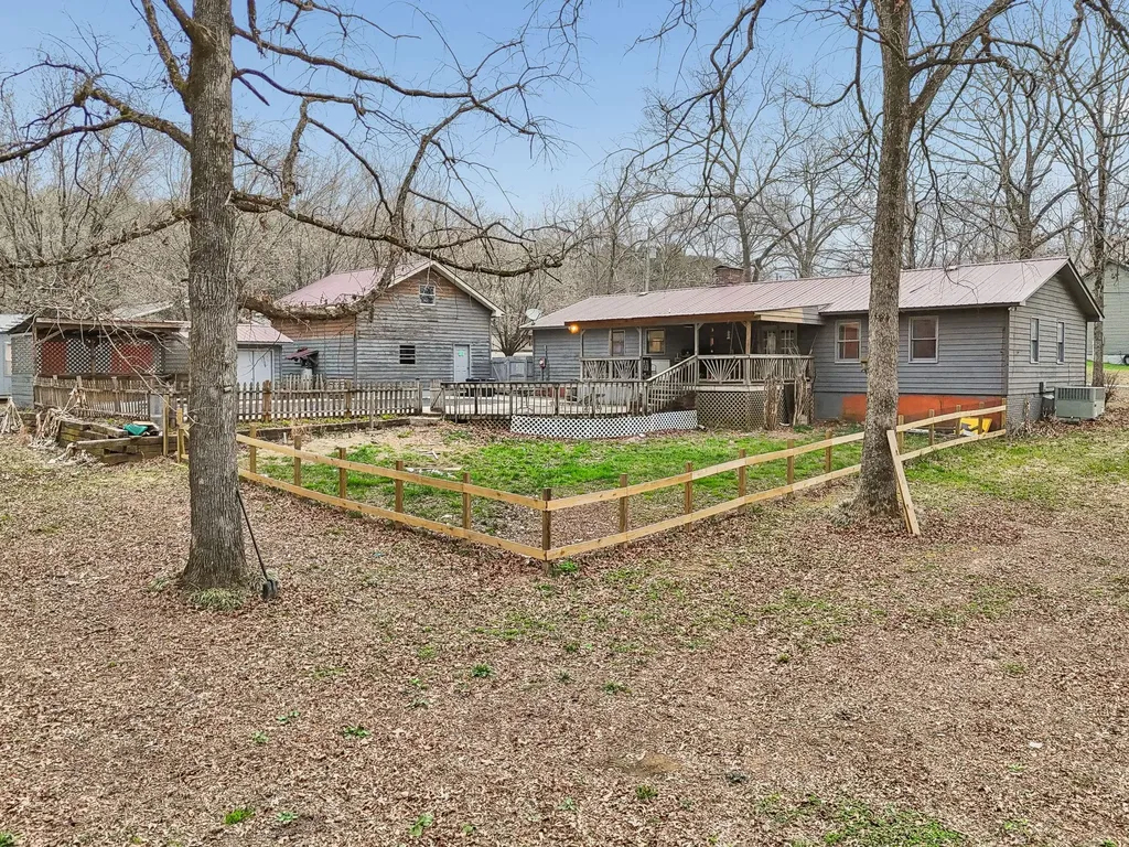 305 Oak Leaf Circle Winchester TN 37398