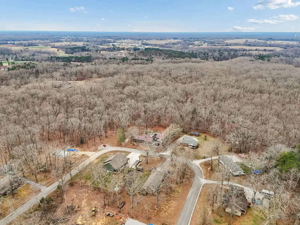 305 Oak Leaf Circle Winchester TN 37398