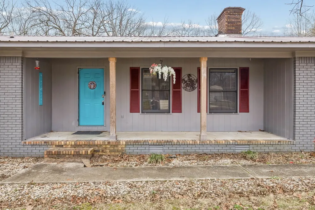 305 Oak Leaf Circle Winchester TN 37398