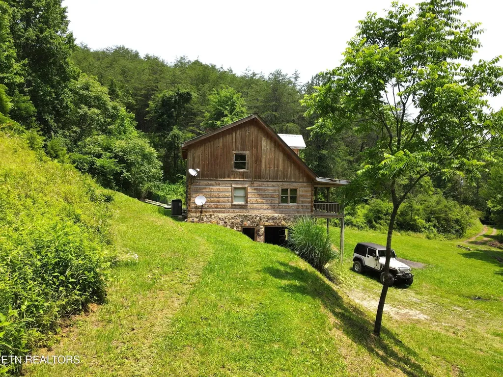 453 Trentham Hollow Road Parrottsville TN 37843