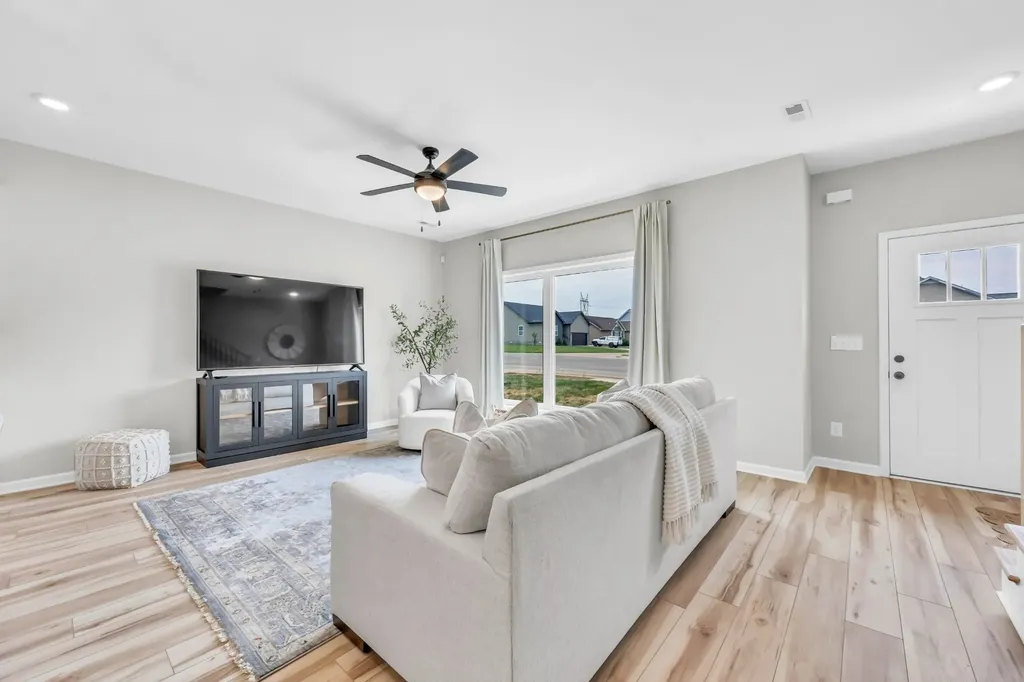 2411 Pea Ridge Road Clarksville TN 37040