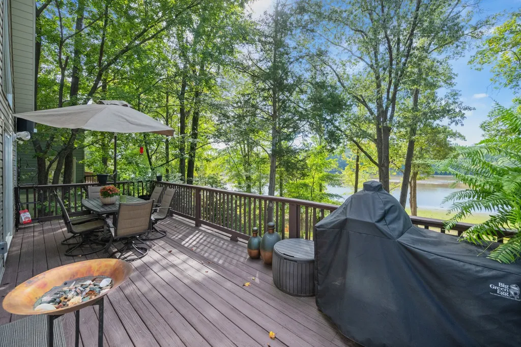 183 Featherfoot Pkwy Loop Parsons TN 38363