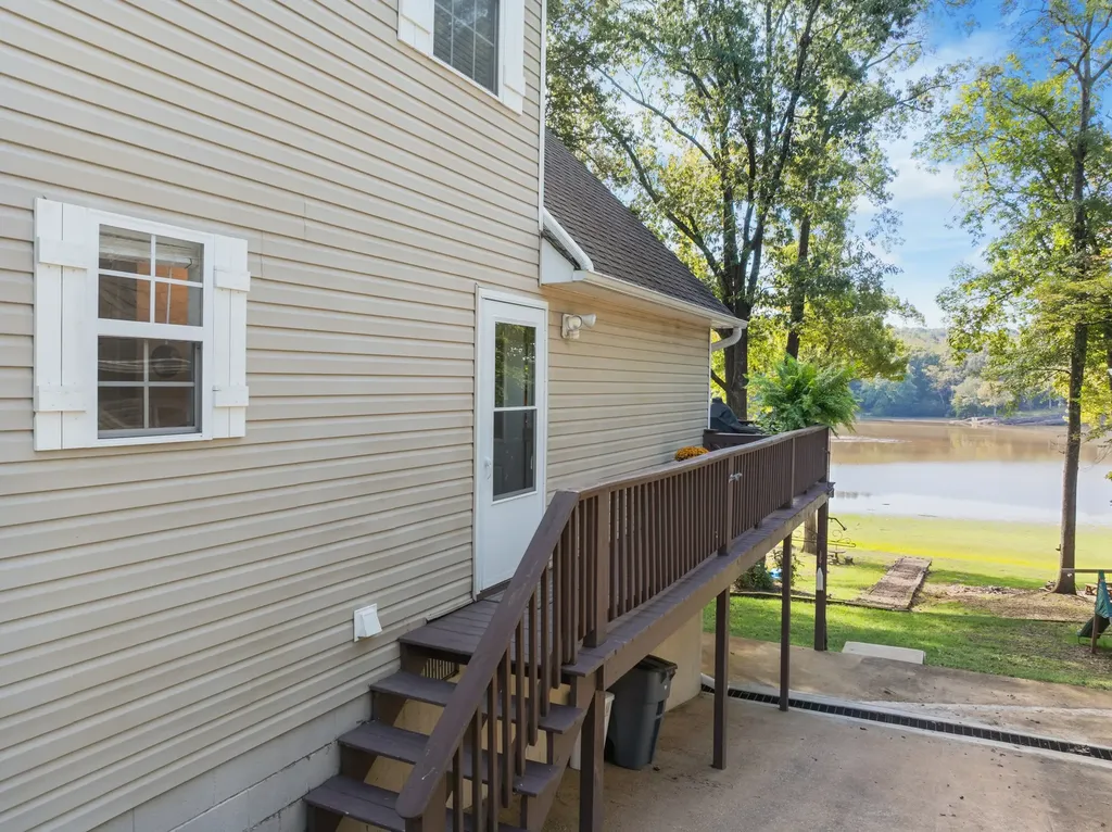 183 Featherfoot Pkwy Loop Parsons TN 38363