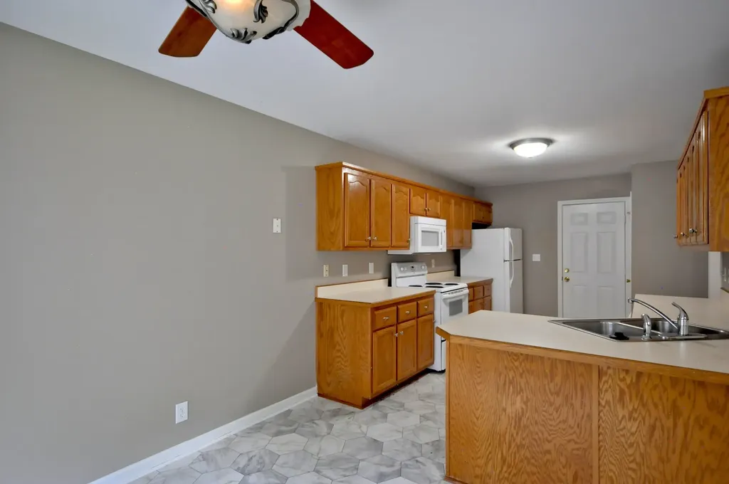 3291 S Senseney Circle Clarksville TN 37042