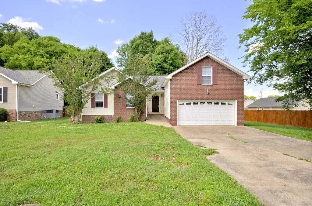 3291 S Senseney Circle Clarksville TN 37042