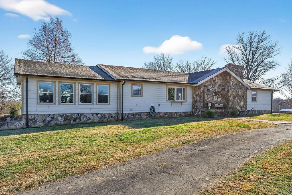 6553 Antioch Road Smithville TN 37166