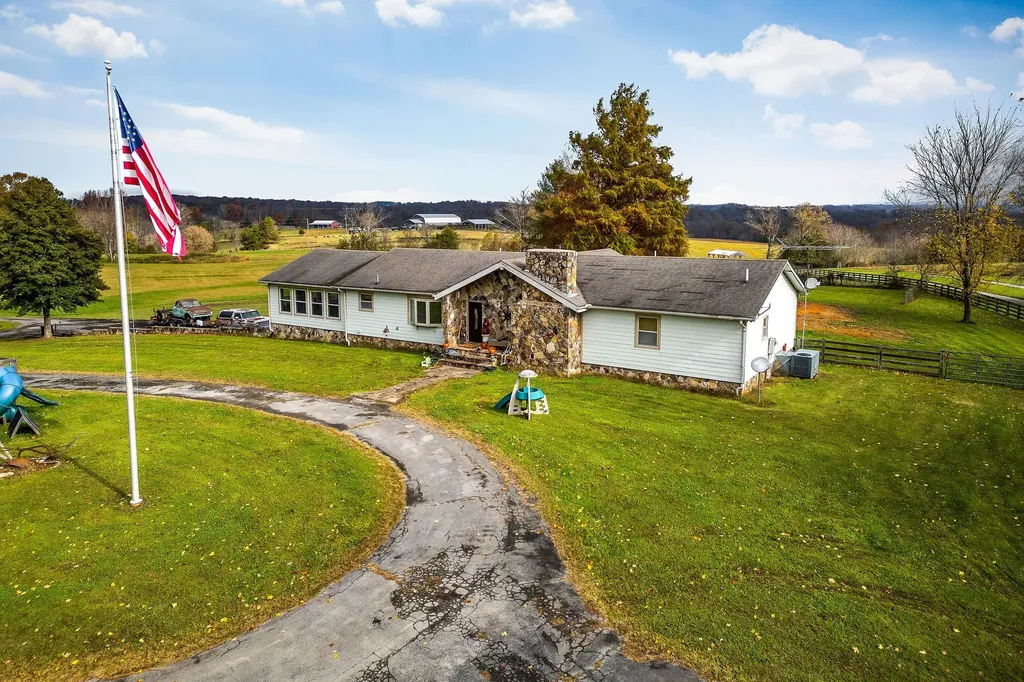 6553 Antioch Road Smithville TN 37166
