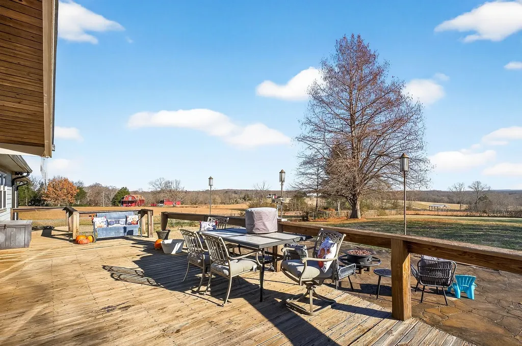 6553 Antioch Road Smithville TN 37166