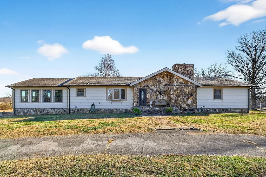 6553 Antioch Road Smithville TN 37166