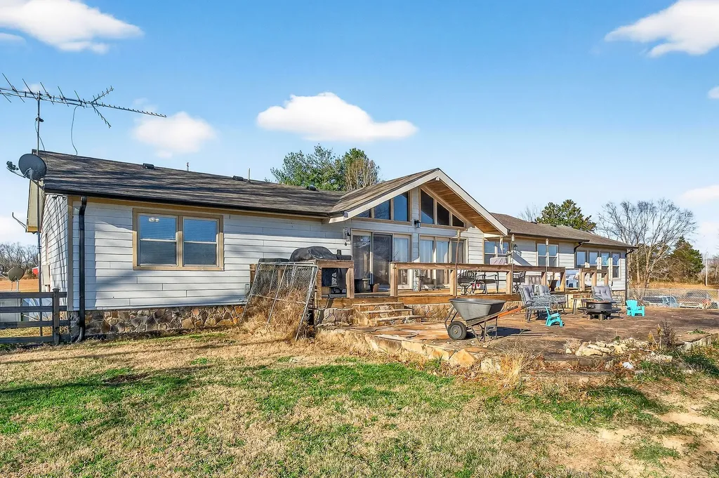 6553 Antioch Road Smithville TN 37166
