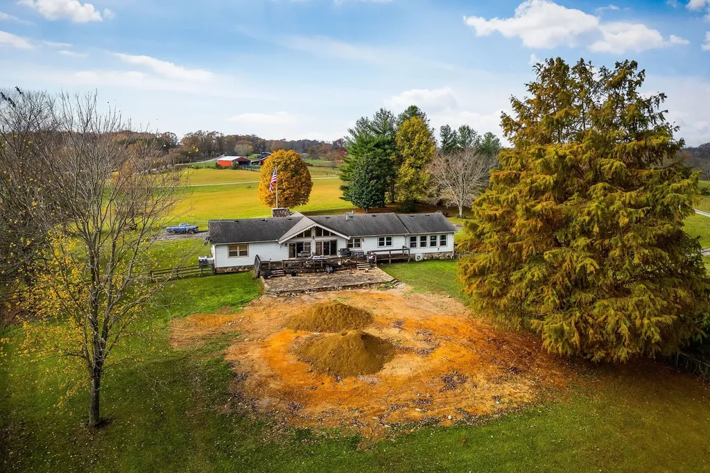 6553 Antioch Road Smithville TN 37166